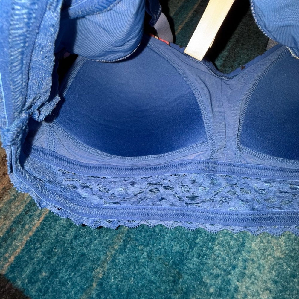 Torrid Playful Rainbow Lips Bralette- Size- 2-2X - Picture 7 of 10